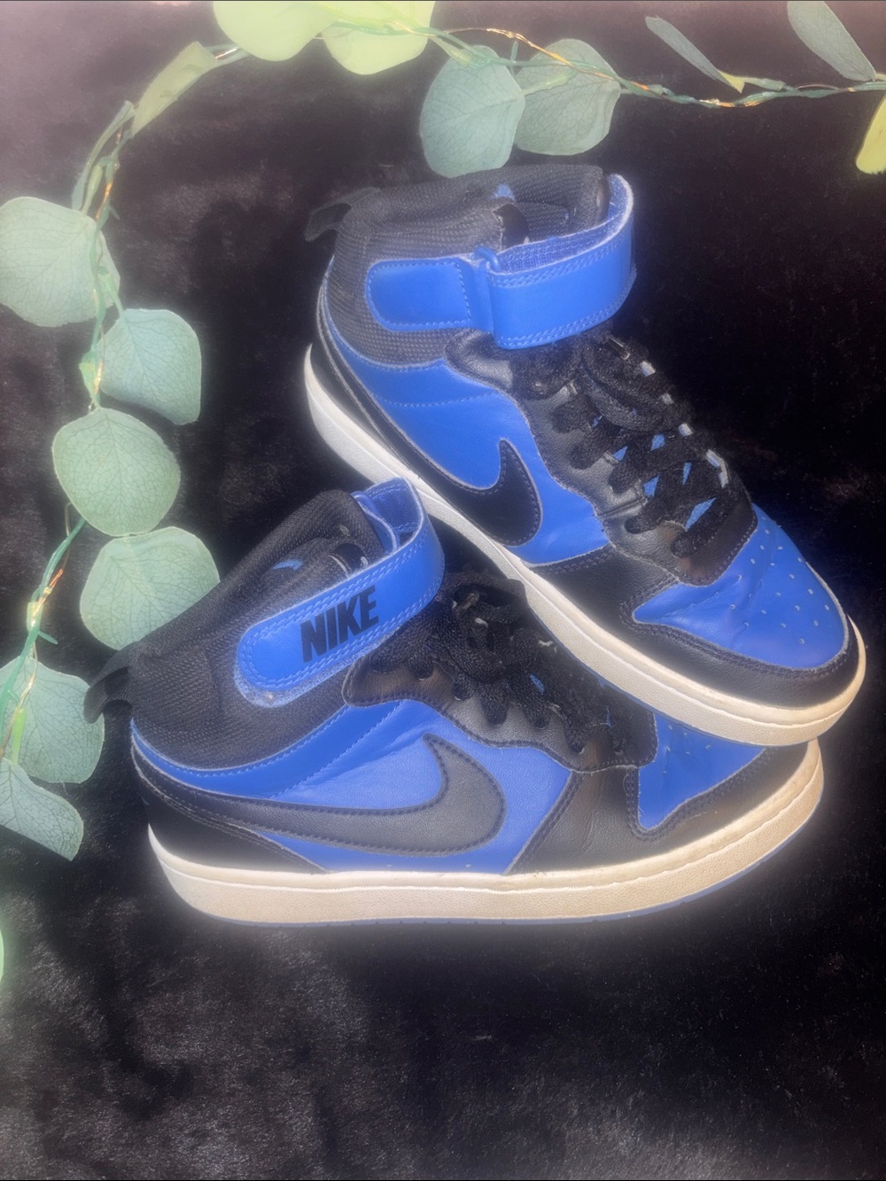 Nike Mid-Top Sneakers in Black & Blue
